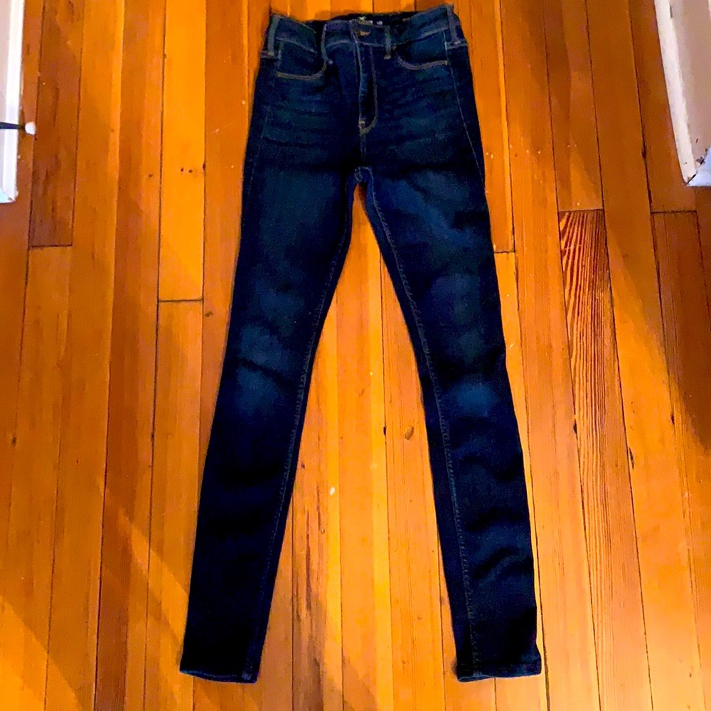 Barley worn, Hollister, Dark Denim, high rise Jean legging advanced Strech